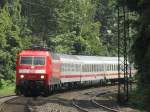 120 151-6 die ehemalige  ZDF-Lok  fuhr am 4.7.10 mit einem IC in den Bonner Hbf.