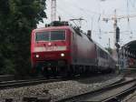 120 123-5 fuhr am 4.7.10 aus dem Bonner Hbf.