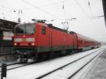 DB 143 822-5 mit dem RB27 in Beuel am 20.12.10