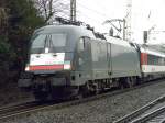 MRCE ES 64 U2-034 mit dem EC7 am 12.2.2011 im Bonner Hbf