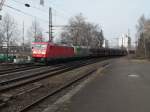 Zwei Loks der Baureihe 185 durchfahren am 17.03.10.