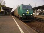 Br 185 von der Firma Rail4Chem im Bahnhof Beuel