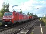 Br.189 062-3 vor einem gemischten G�terzug  und mit einer K�ff in K�nigswinter.