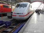 ICE 2 (402) im Frankfurter Hbf am 24.7.10  