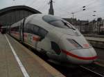 Fussball ICE 3  Montabauer  im K�lner Hbf am 28.11.10