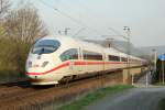 DB ICE 403 519-2  Duisburg  mit ICE 403 560-6  Linz am Rhein  in Limperich am 27.3.2012