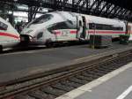 Der Fussball ICE 3 (403) im K�lner Hbf am 25.6.10  