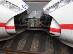 Die Magnetische Werbung vom ICE 3 (406) im K�lner Hbf am 25.7.10