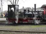 Seitenansicht der Lok  Franzburg  die am 4.4.10 im Bahnhof Brohl der Brohltalbahn auf Fahrg�ste wartete.