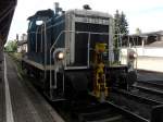 Br 364 von der RSE rangiert eine Br 185 von der LTE in Beuel vom Hauptgleis am 23.8.10