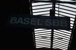 Bahnhofsschild am 07.06.2015 Basel SBB.