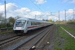 intercity/523606/am-17042016-faehrt-dieser-ic-2371 Am 17.04.2016 fährt dieser IC 2371 nach Karlsruhe Hauptbahnhof. Aufgenommen bei der Durchfahrt Bad Nauheim. Geschoben wurde die Zugfahrt von der BR 101 (101 042-0).