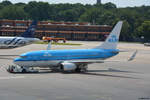 Ort: Berlin Tegel  Flugzeug: Boeing 737-7K2  Airline: KLM  Registration: PH-BGT