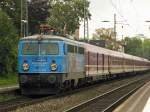 Centralbahn 1042 520-8 bei einer �berf�hrung von Euro Express Wagen (war ein extrem langer Zug, gesch�tzt 21 Wagen :p) in Beuel am 27.7.2011