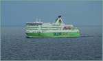 Nicht gerade klein, aber fein: die F�hrverbindungvon Helsinki nach Tallinn, hier der Tallink Shuttle  Star  nach Tallinn, fotografiert vom  Gegen-Schiff  am 10.