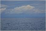 Kleines Segelschiff auf grossem See  (19.08.2019)