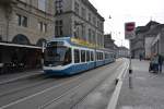 Am 14.10.2015 fährt diese Tram Cobra  3015  auf der Linie 4 durch Zürich. Aufgenommen an der Haltestelle Zürich Rathaus.

